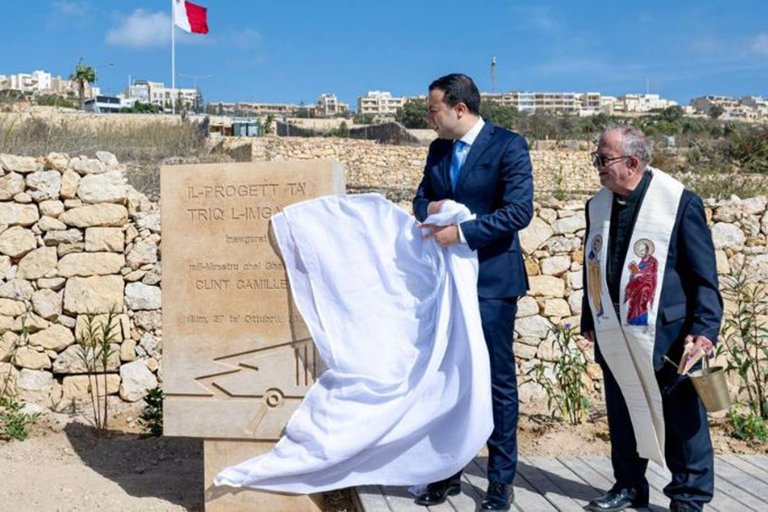 Minister defends contract secrecy amid road scandal