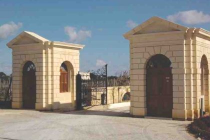Animal groups urge ban on Montekristo zoo licence