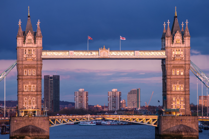 London gambling ads continue despite TfL ban pledge